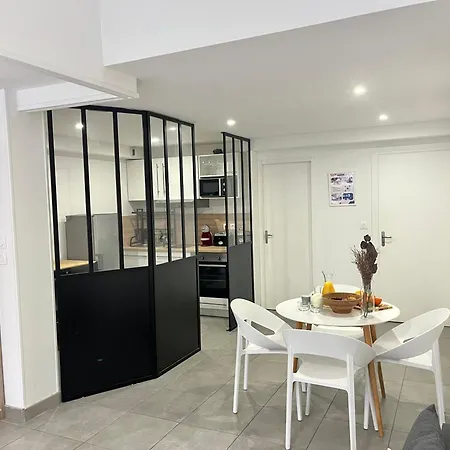 Danbury Apartman *